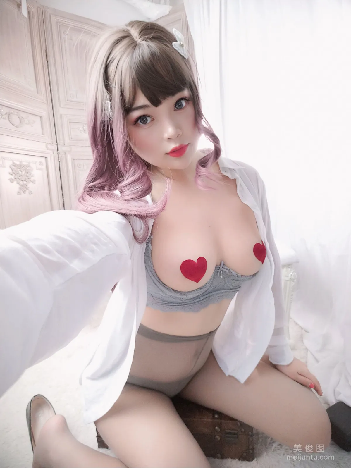 [網紅COSER] 萌系小姐姐-白烨- - 秘書的私人時間 寫真集 29
