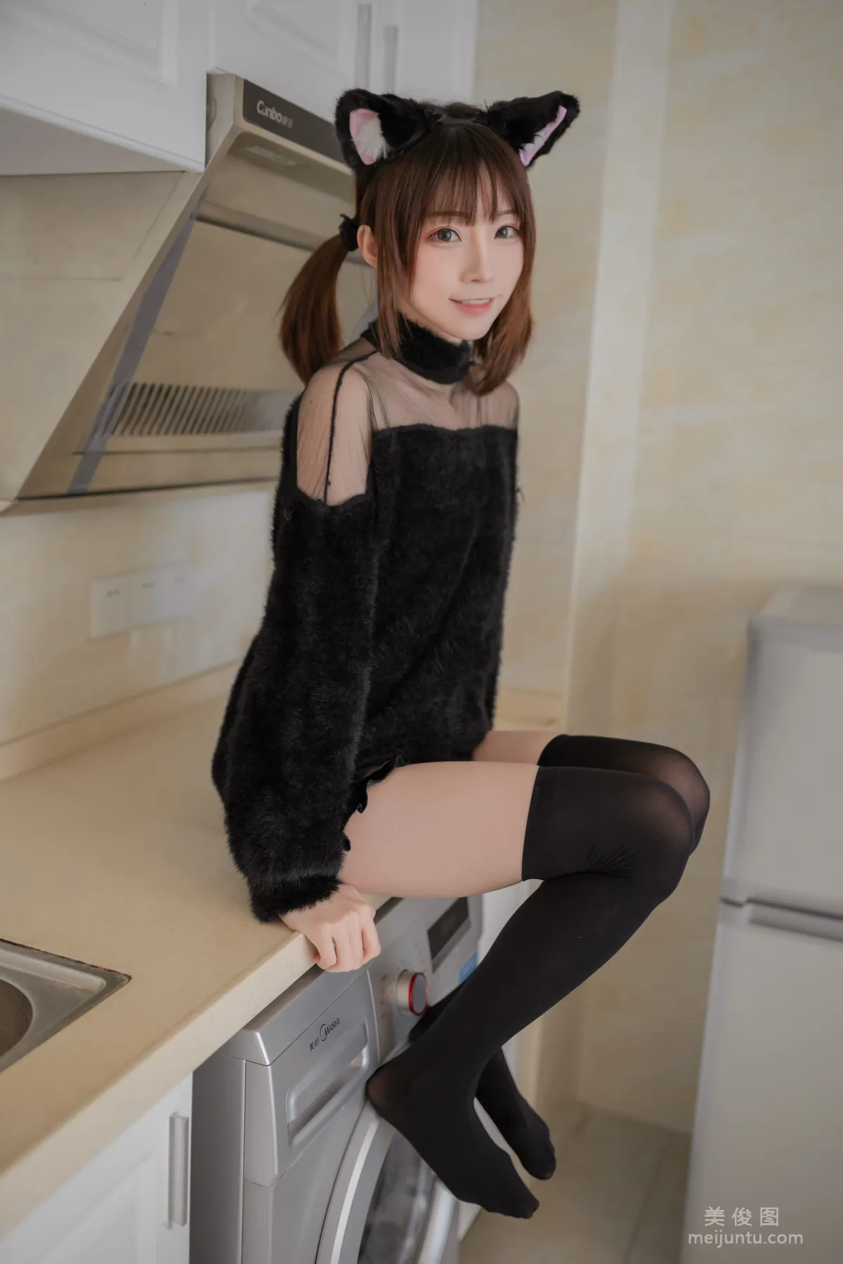 [網紅COSER] 動漫博主Kitaro_绮太郎 - 黑喵 寫真集 11