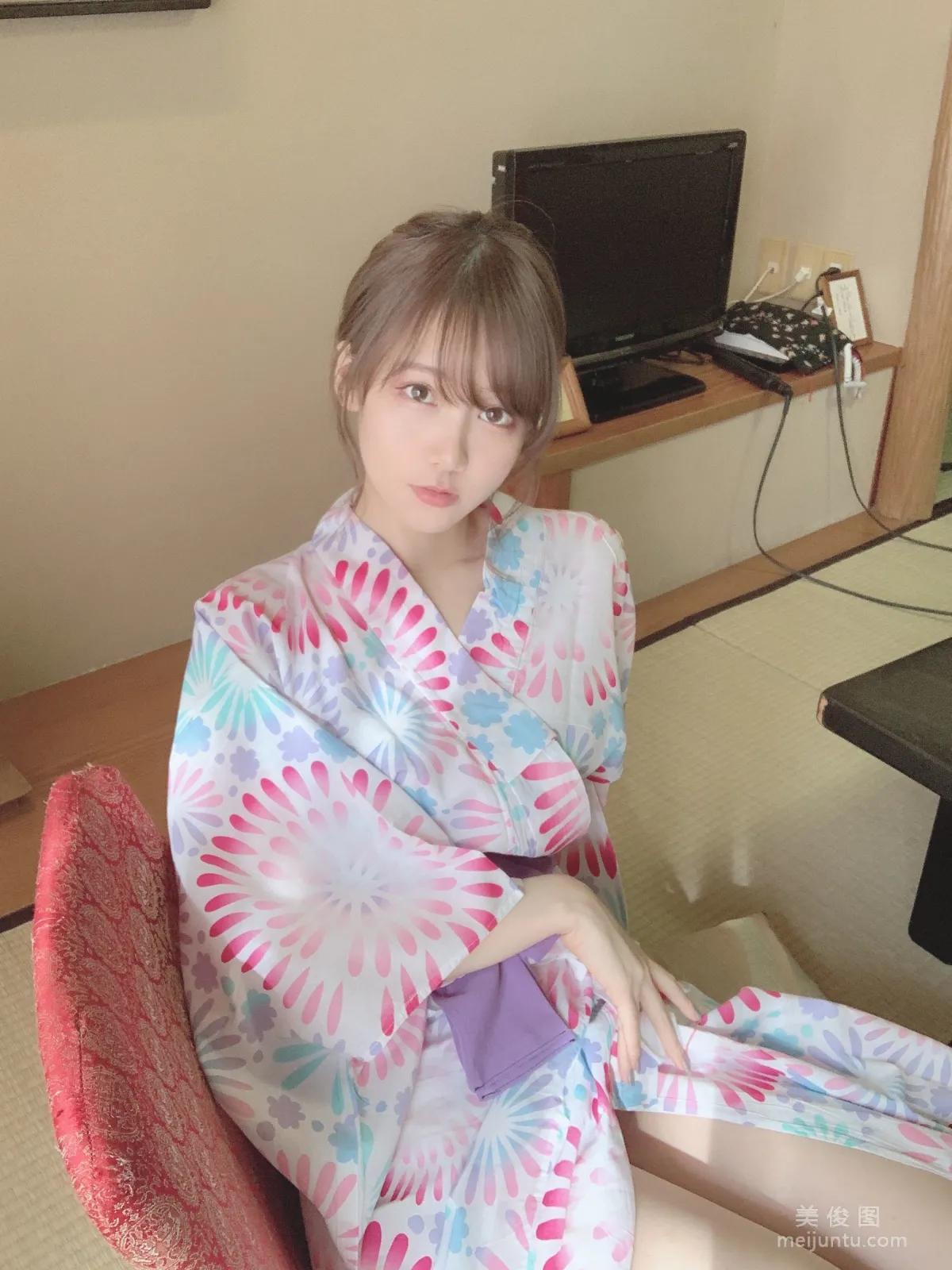 日本甜美COSERけんけん[fantia] 花火柄浴衣②(′∩ω・｀)ﾁﾗｯ!! 23