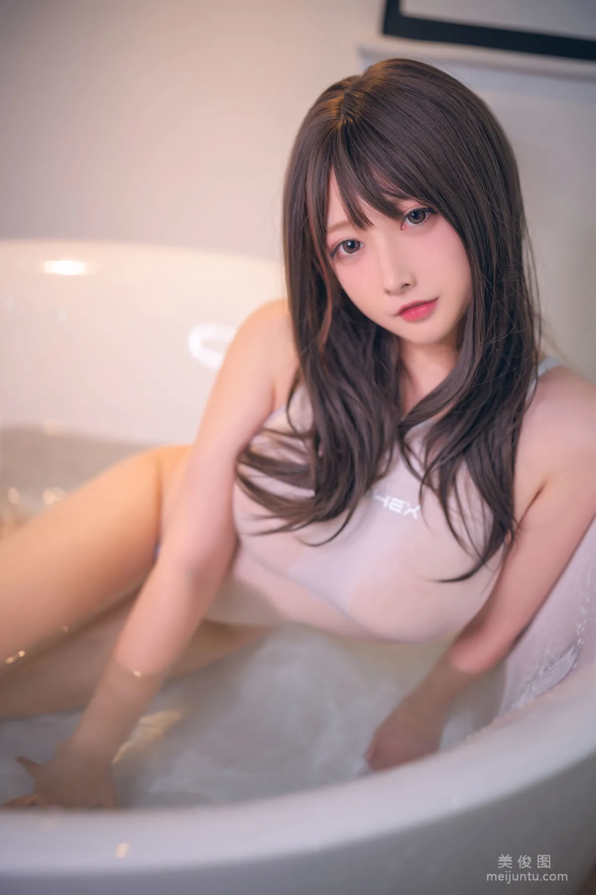 [網紅COSER] 念念_D - 白色競泳 寫真集 18