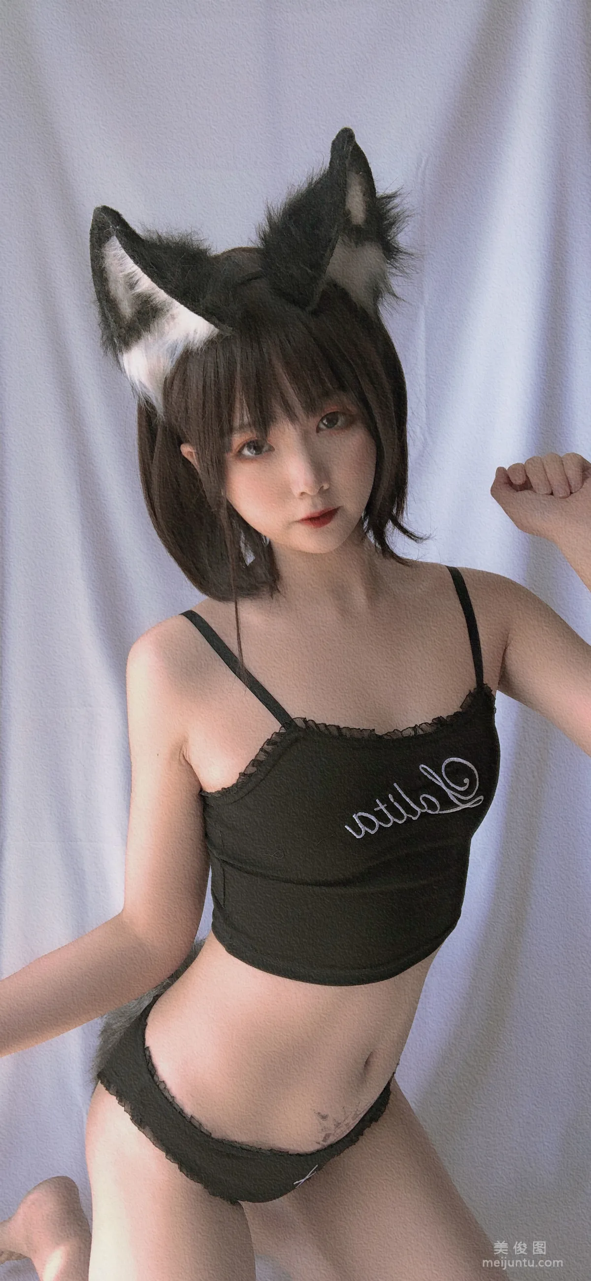 [網紅COSER] 萌妹是青水 - 小狼 寫真集 15