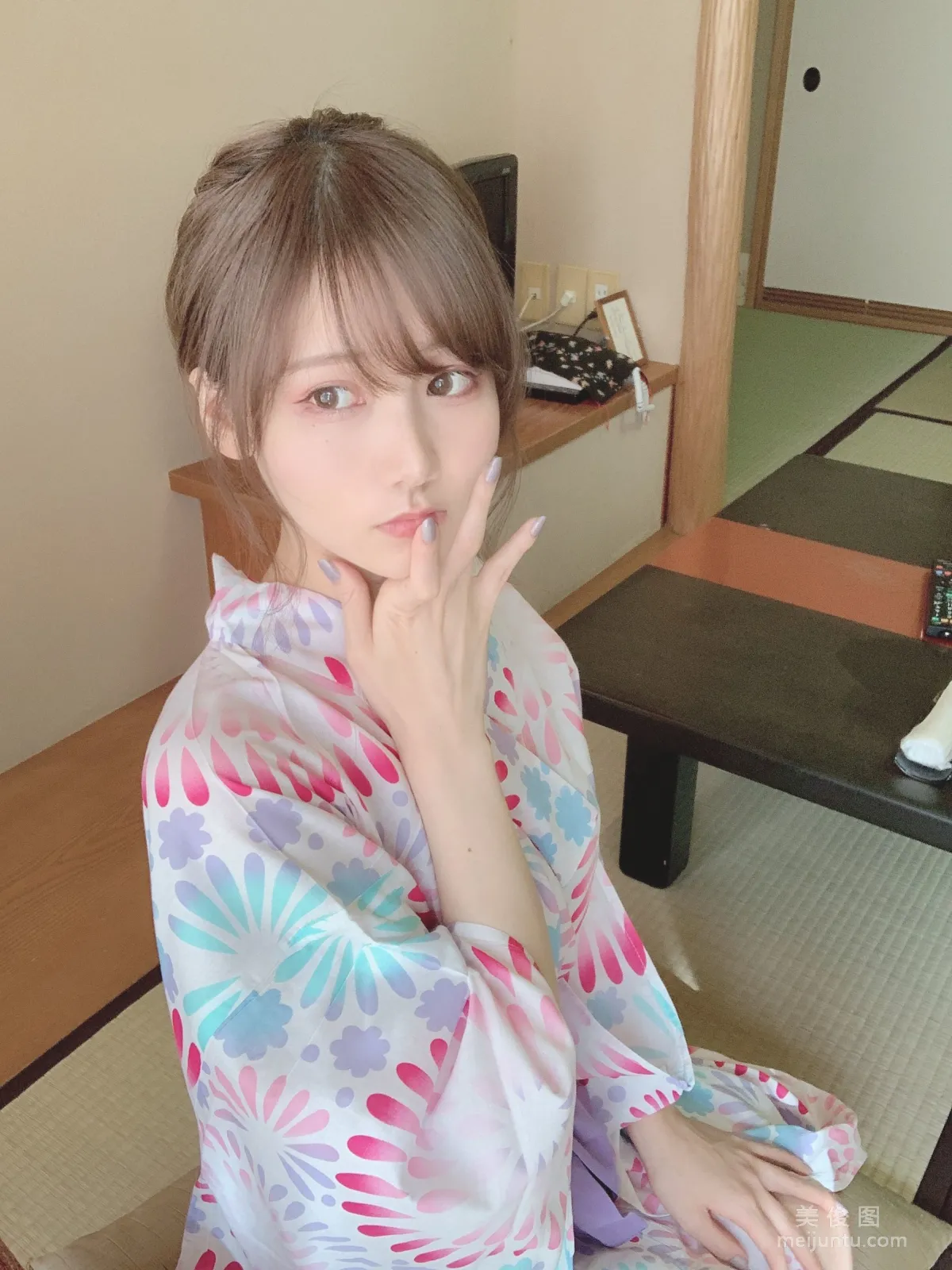 日本甜美COSERけんけん[fantia] 花火柄浴衣②(′∩ω・｀)ﾁﾗｯ!! 24