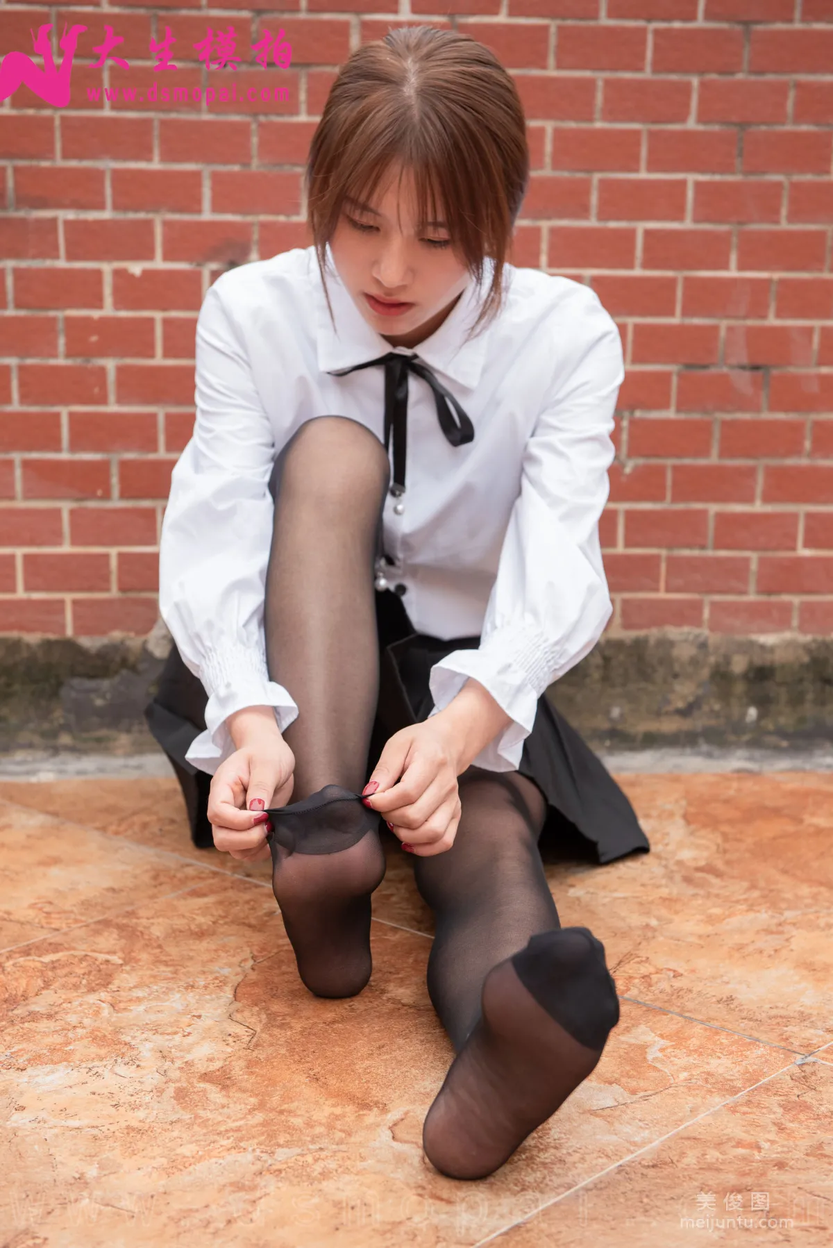 [大生模拍] No.152 小穎 - 學院黑絲 39