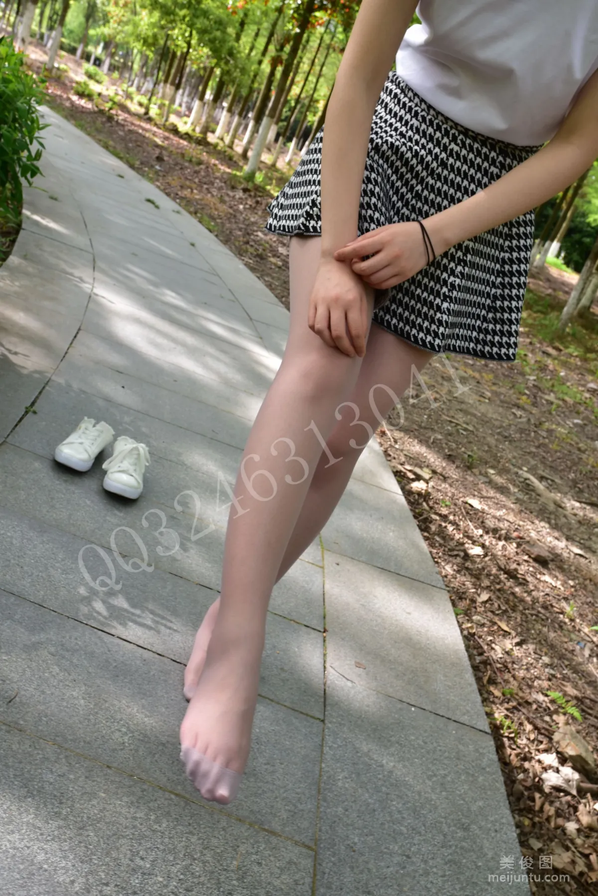 [大生模拍] No.057 敏敏 - 不穿鞋走在小道上 25