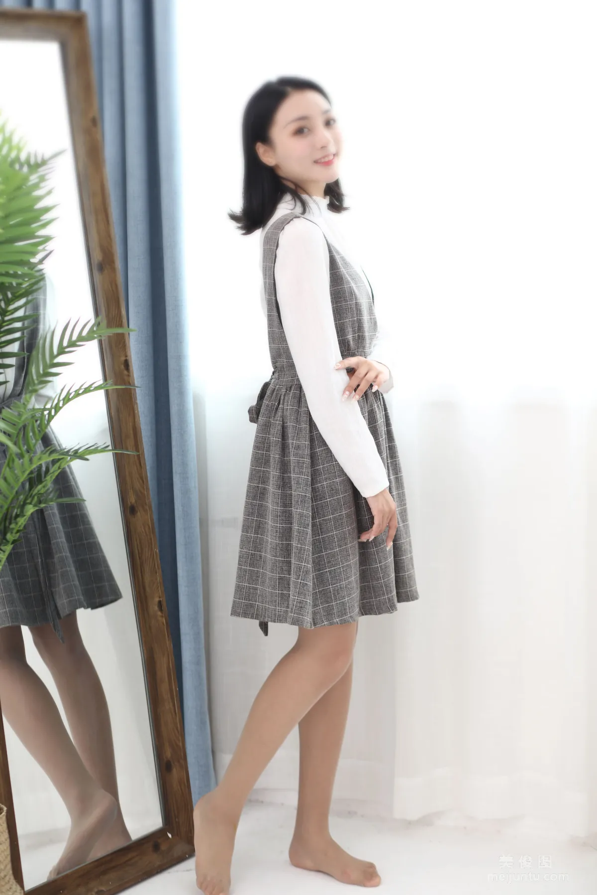 [奈絲] NO.133 秀秀 - 裝嫩兩件套 襯衫背帶裙 28