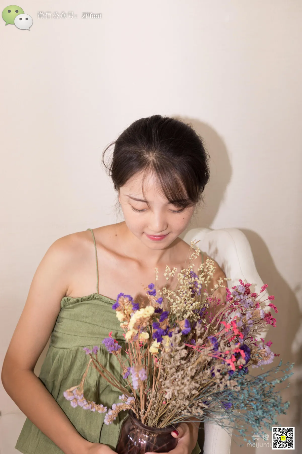 [山茶攝影LSS] NO.032 文藝.絲 寫真套圖 33