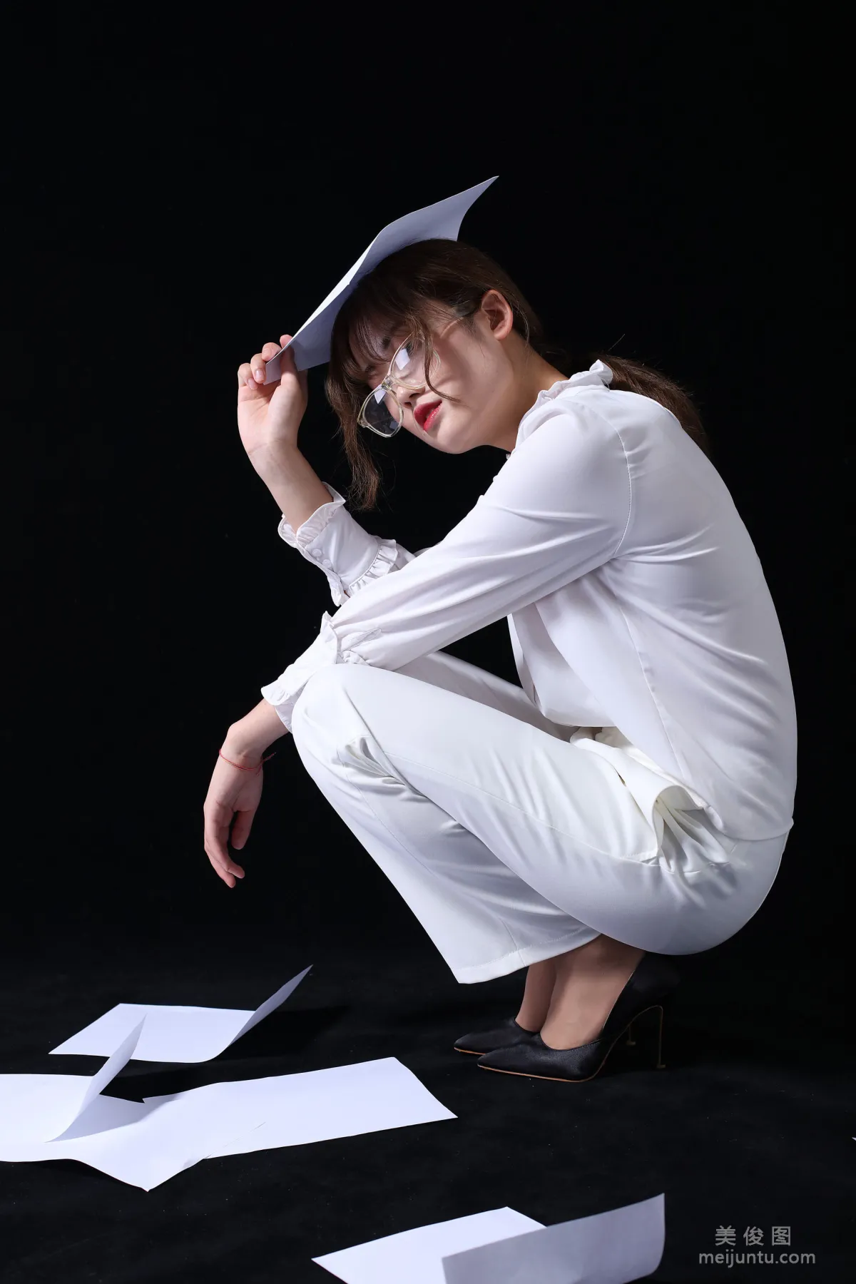 [奈絲] NO.126 可樂 - 禦姐套裝 褲裡絲 21