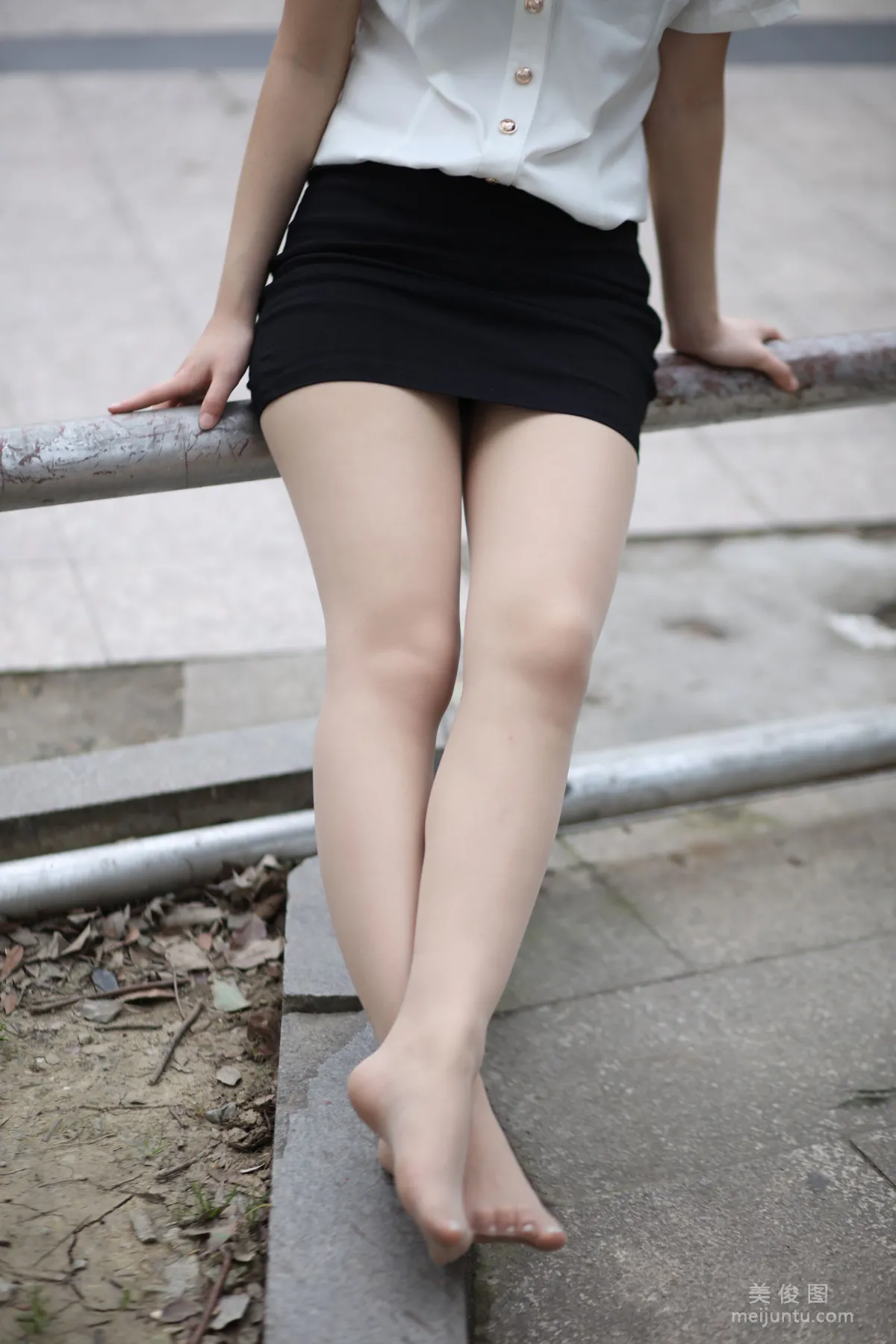 [奈絲] NO.116 高高 - 公園裡的制服肉絲 44