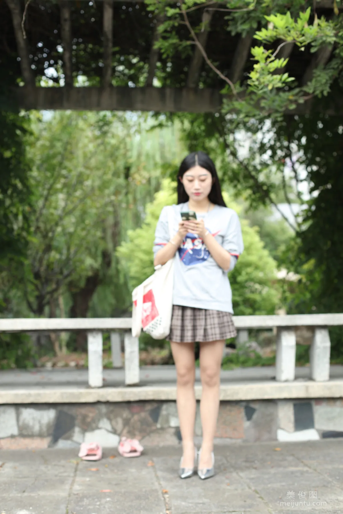 [奈丝] NO.147 翼宁 - 长腿石凳上的软妹1