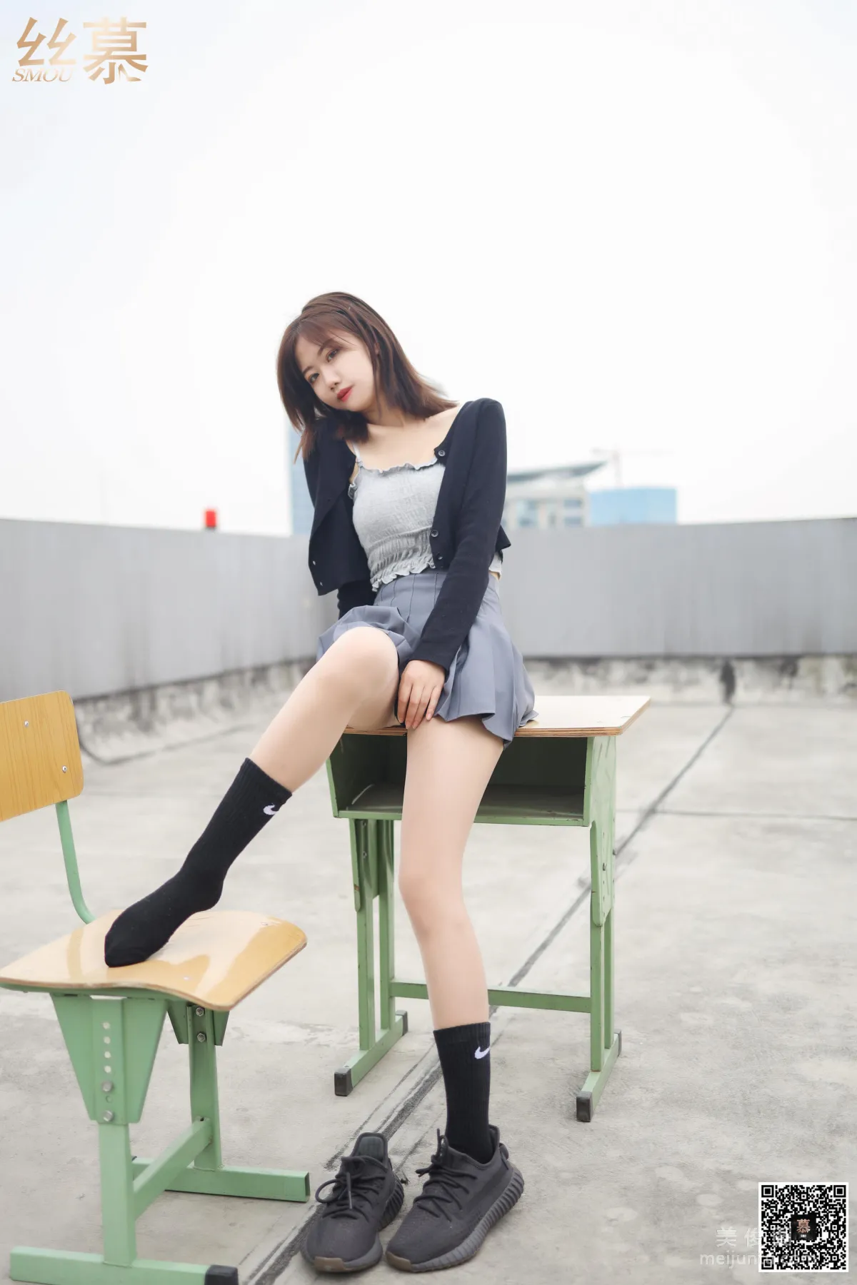 [絲慕] SM288 天天一元 米朵《天台玩絲兩姐妹》 2