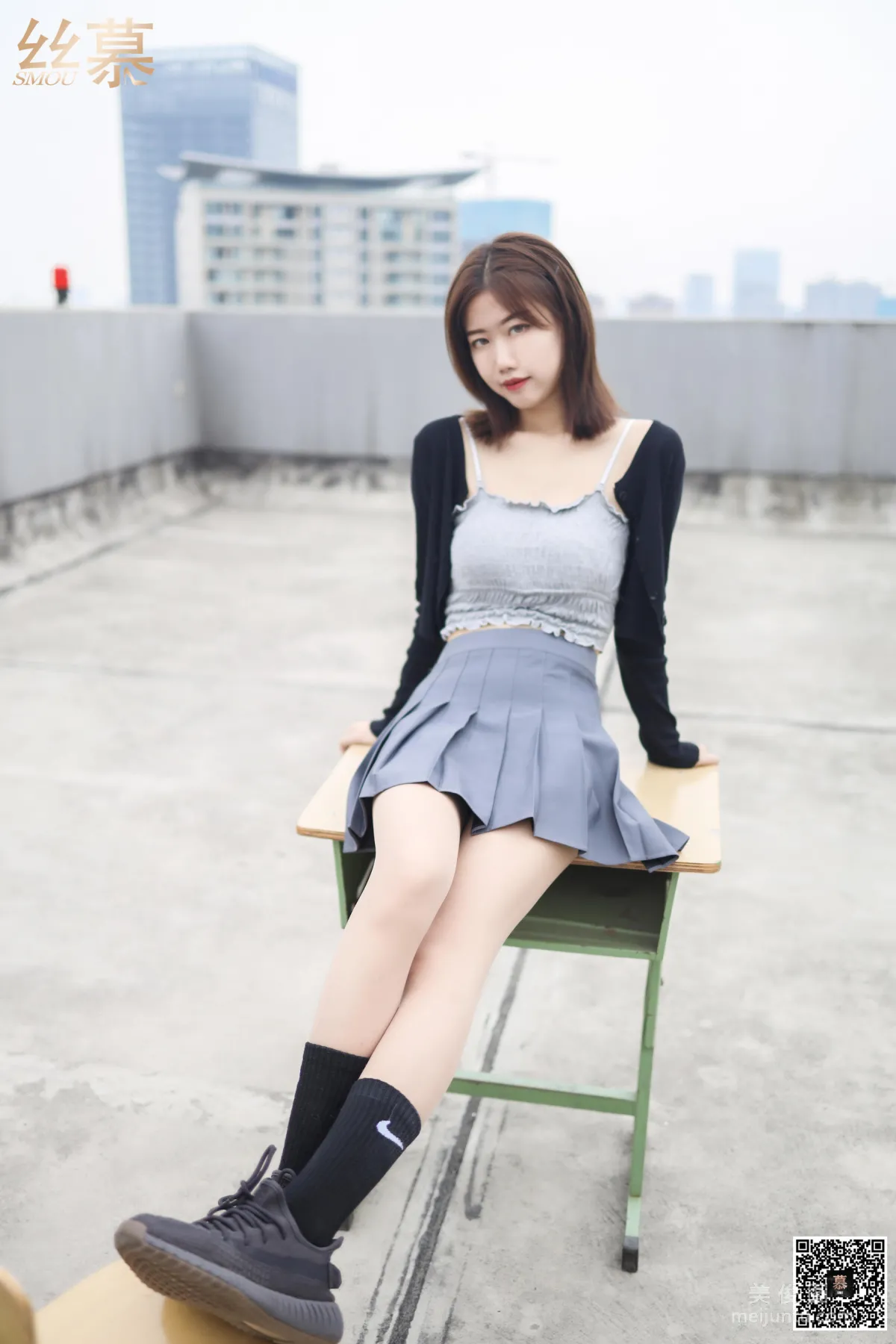 [絲慕] SM288 天天一元 米朵《天台玩絲兩姐妹》 45