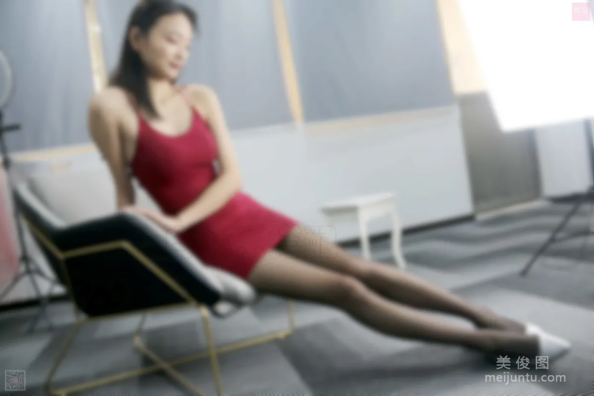 [思話SiHua] SH025 kiki - 塗指甲油的紅裙少女 34