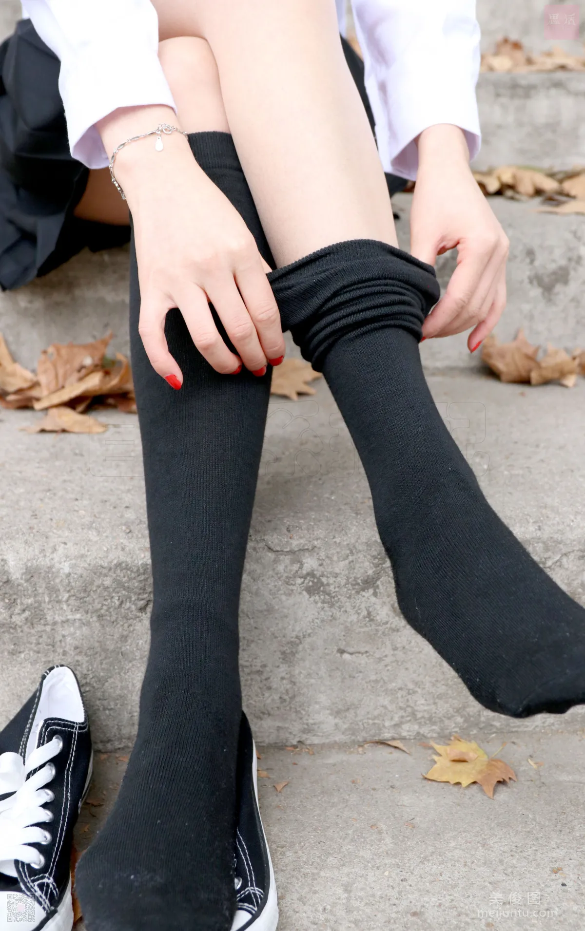 [思話SiHua] SH041 伊一 - JK的第一次嘗試 2