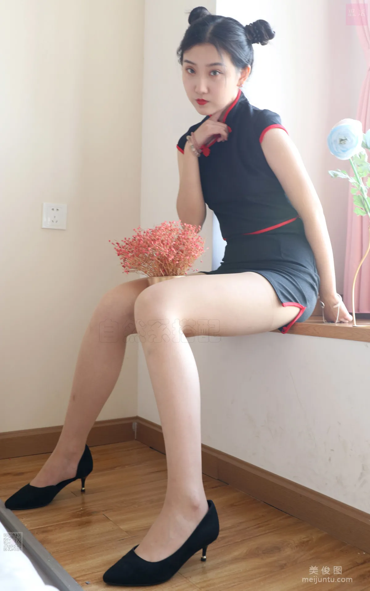 [思話SiHua] SH030 露露 - 旗袍下的肉絲腳 34