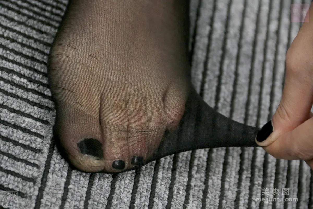 [思話SiHua] SH025 kiki - 塗指甲油的紅裙少女 74