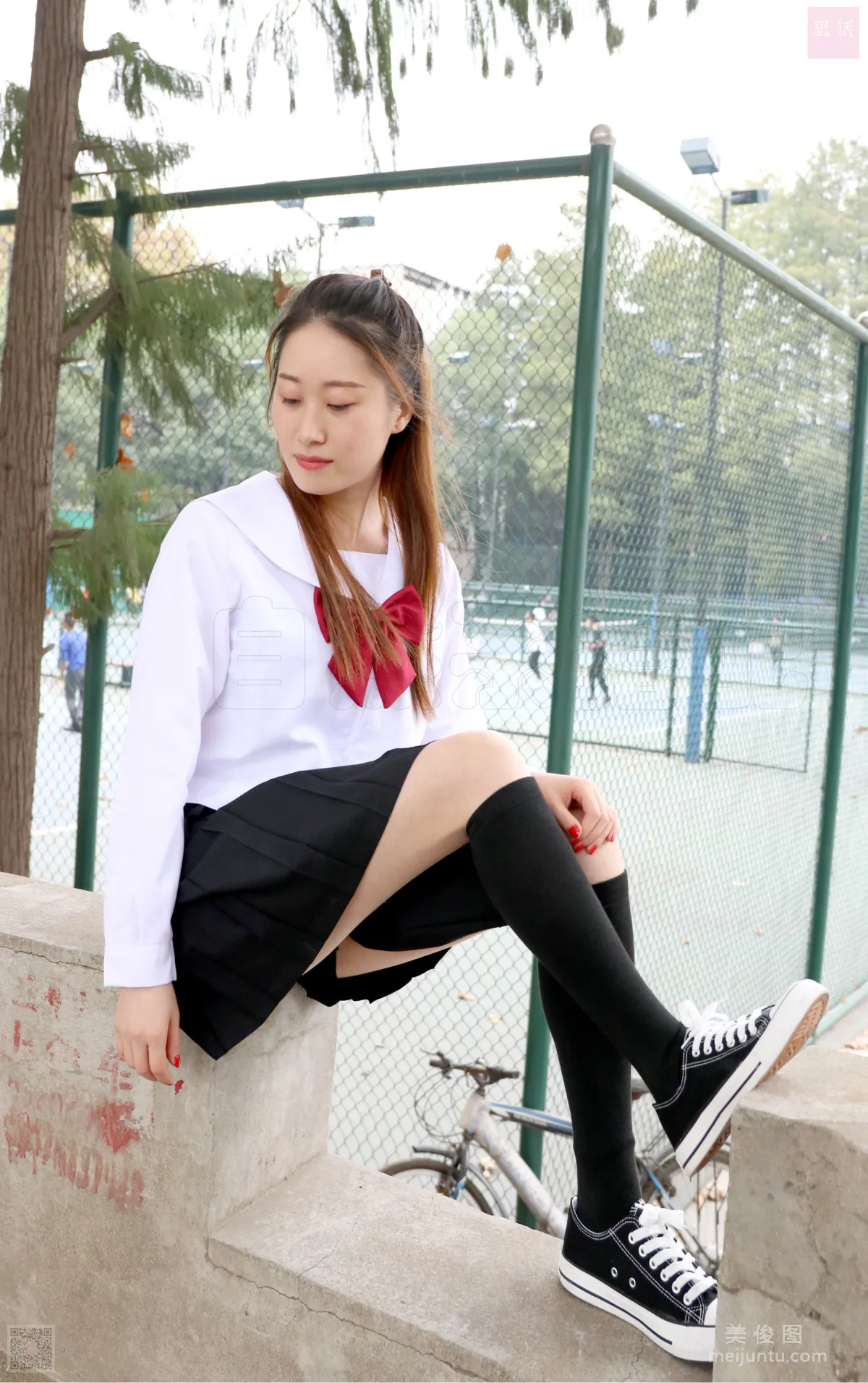 [思話SiHua] SH041 伊一 - JK的第一次嘗試 43