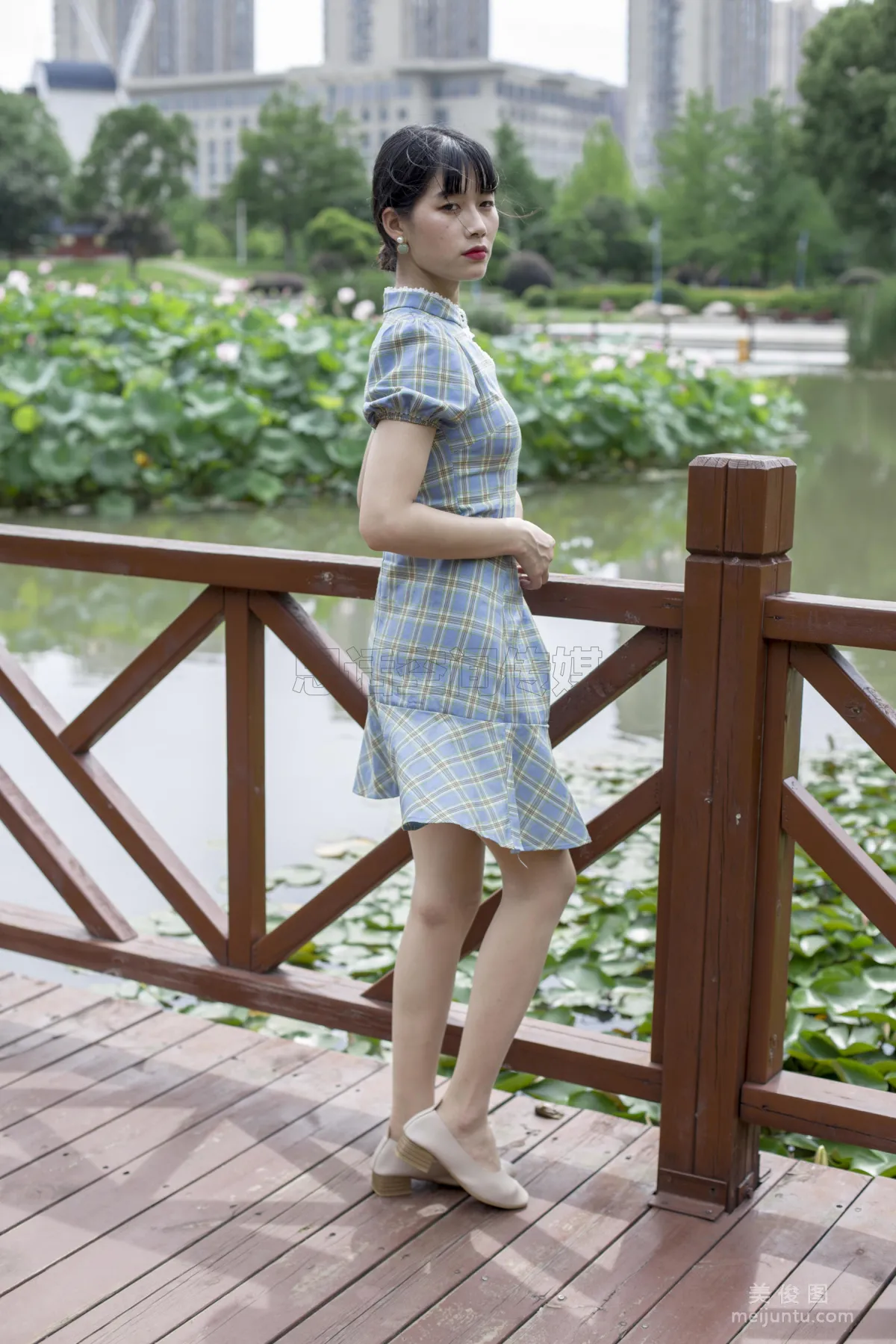 [思話SiHua] SH173 詩詩 - 旗袍肉絲女孩逛公園 33