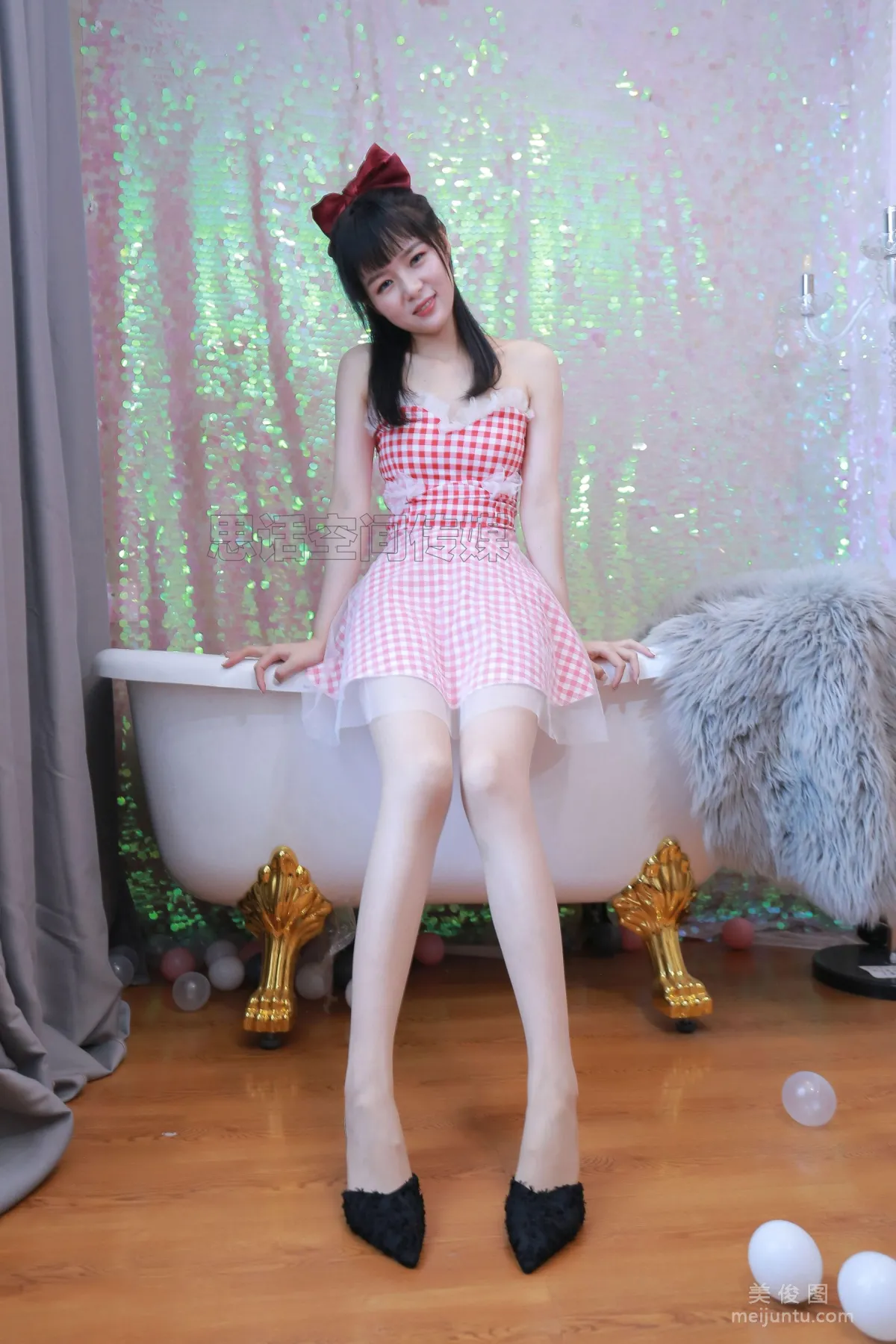 [思話SiHua] SH176 筱蝶 - 波波球上的美腿少女 20