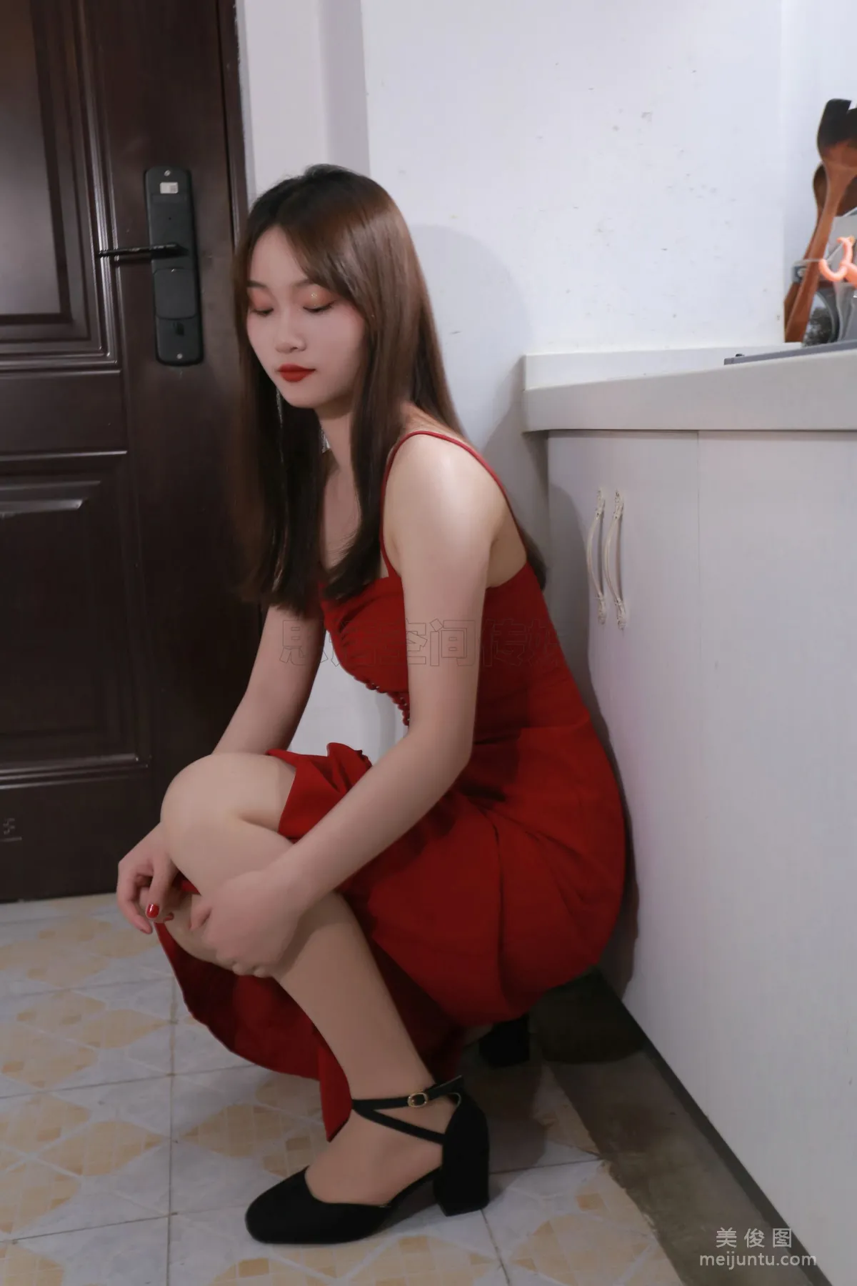 [思話SiHua] SH180 維妮 - 偷偷脫絲襪的維妮 8
