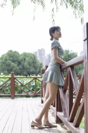 [思話SiHua] SH173 詩詩 - 旗袍肉絲女孩逛公園