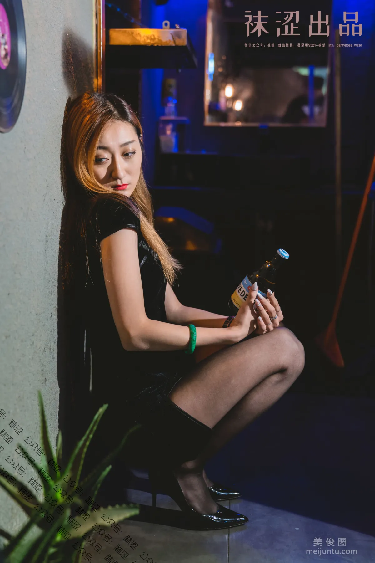 [襪澀] VOL.054 劉哈哈 - 黑絲小旗袍 41