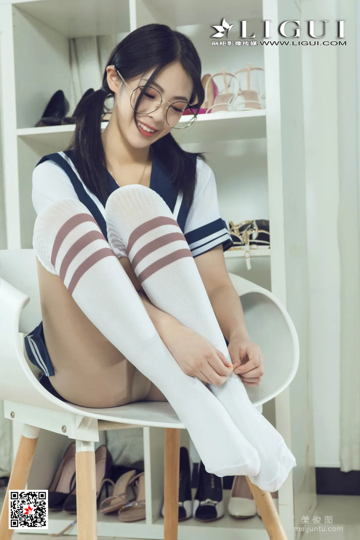 [麗櫃Ligui] Model 潘潘 - 眼鏡娘JK制服絲足 12