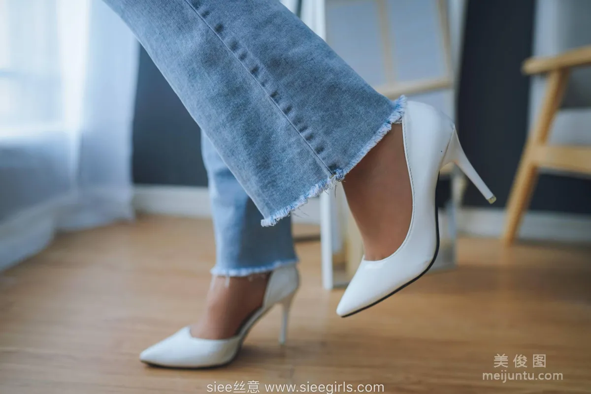 [絲意SIEE] No.471 文文 - 白色高跟鞋，褲裡絲 45