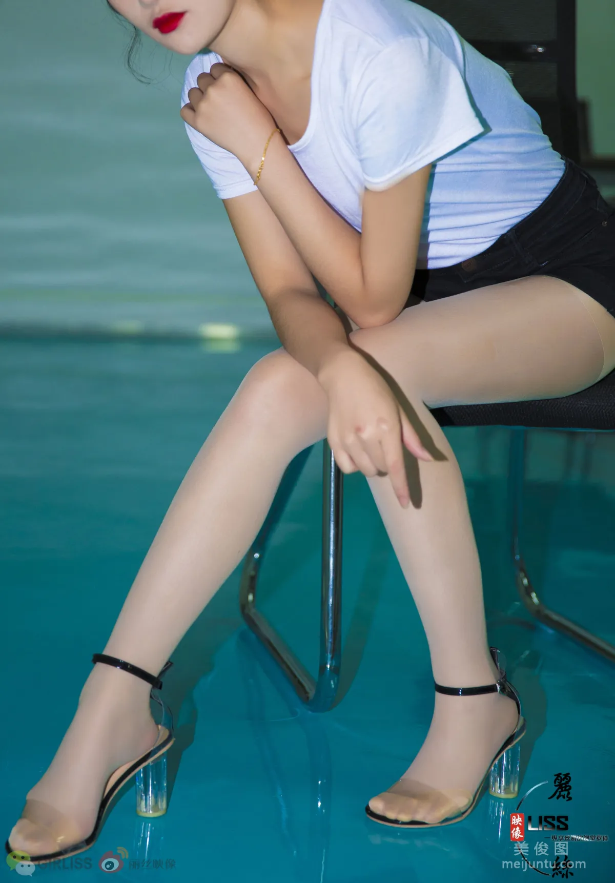 [丽丝映像GIRLISS] 实习女秘 写真套图5