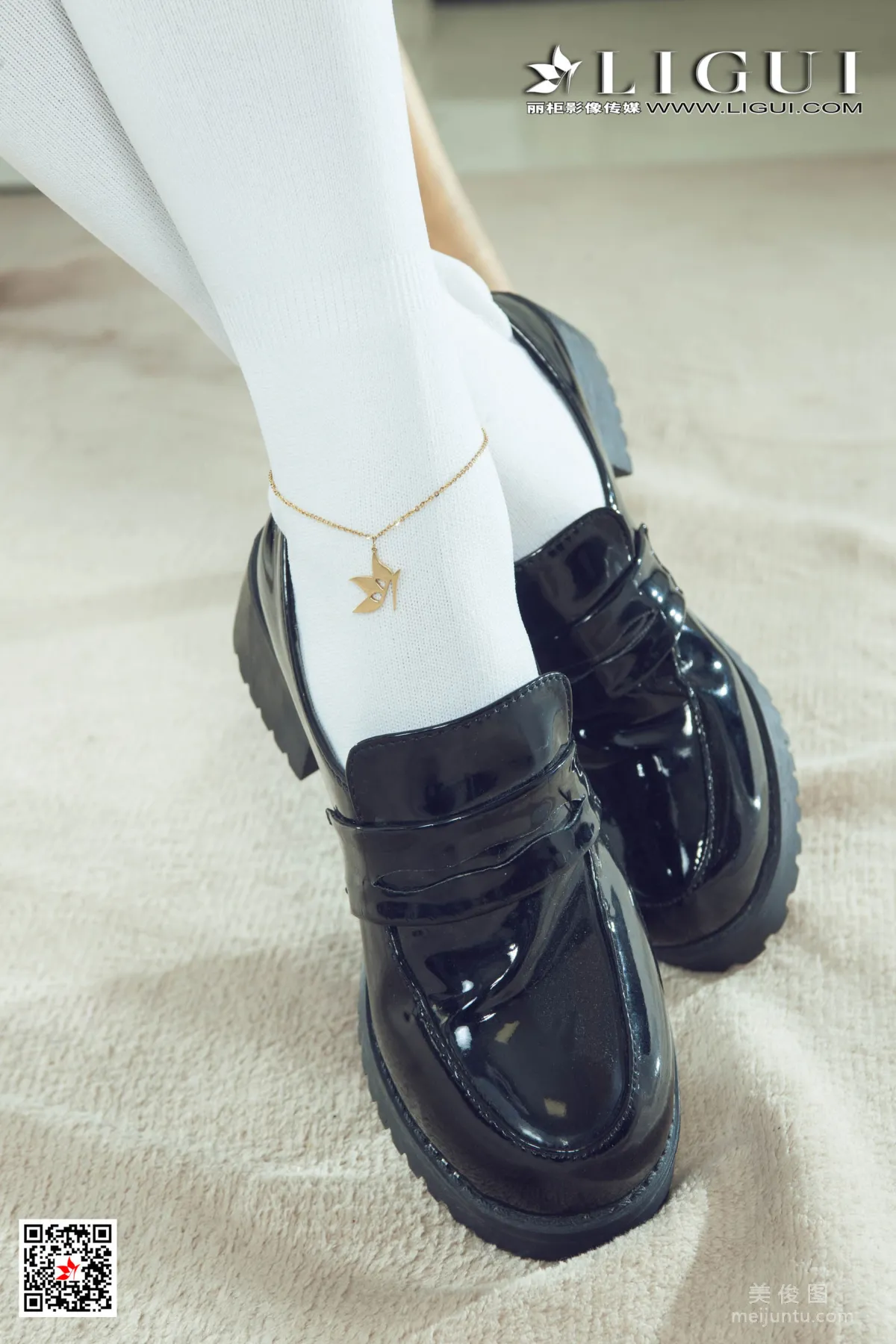 [丽柜Ligui] Model 潘潘 - 眼镜娘JK制服丝足5