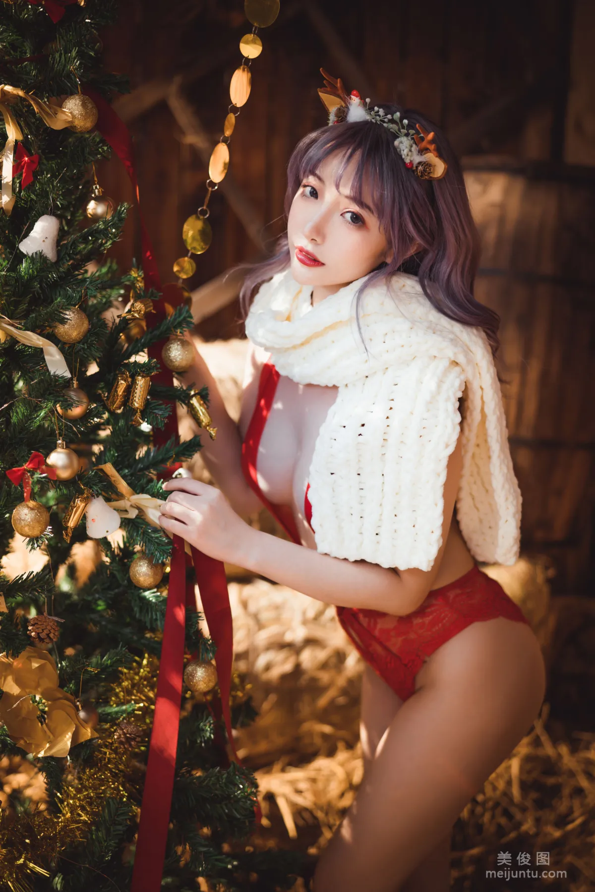 [Cosplay] 動漫博主雯妹 - 2020聖誕 寫真套圖 9