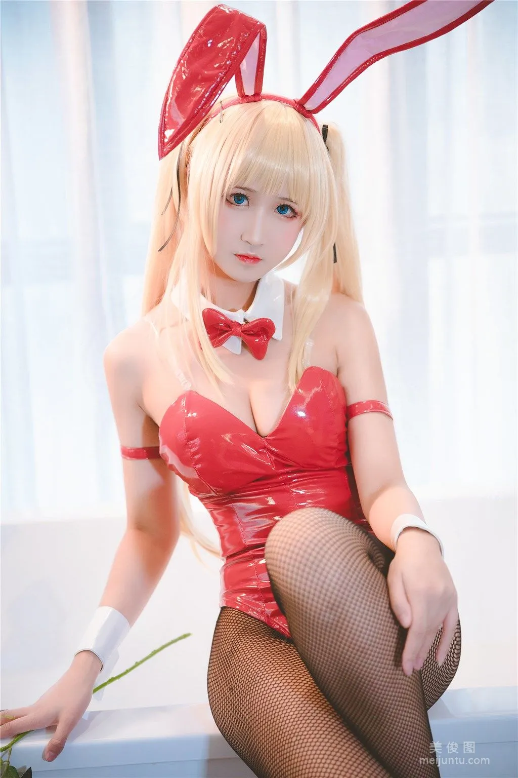 [Cosplay] 微博妹子三度_69 - 黑絲兔女郎 35