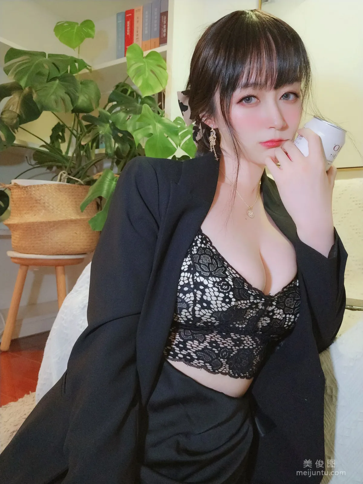 [Cosplay] Coser小姐姐白銀81 - 西服 33