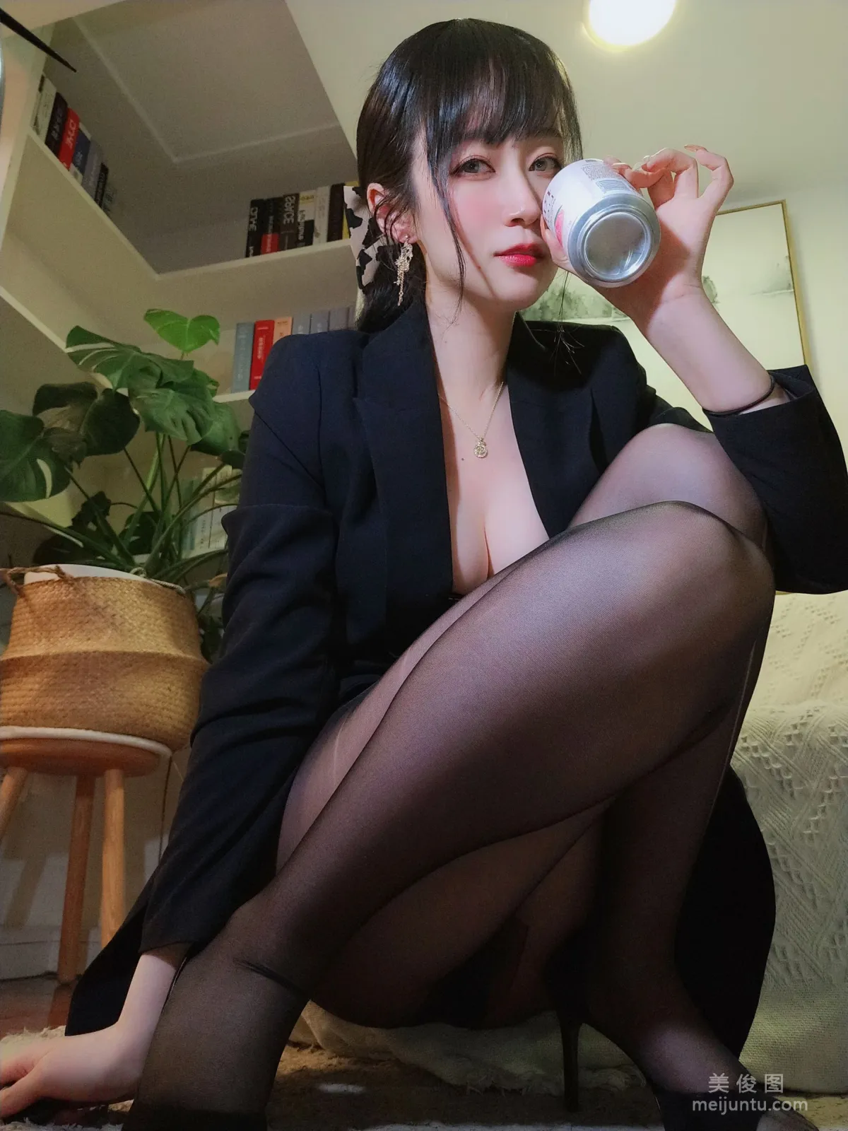 [Cosplay] Coser小姐姐白銀81 - 西服 24