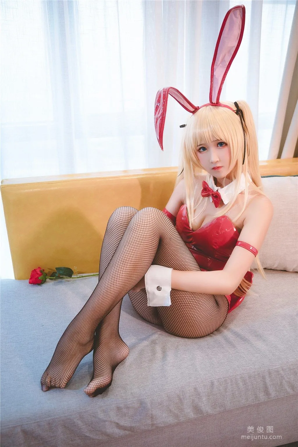 [Cosplay] 微博妹子三度_69 - 黑絲兔女郎 38