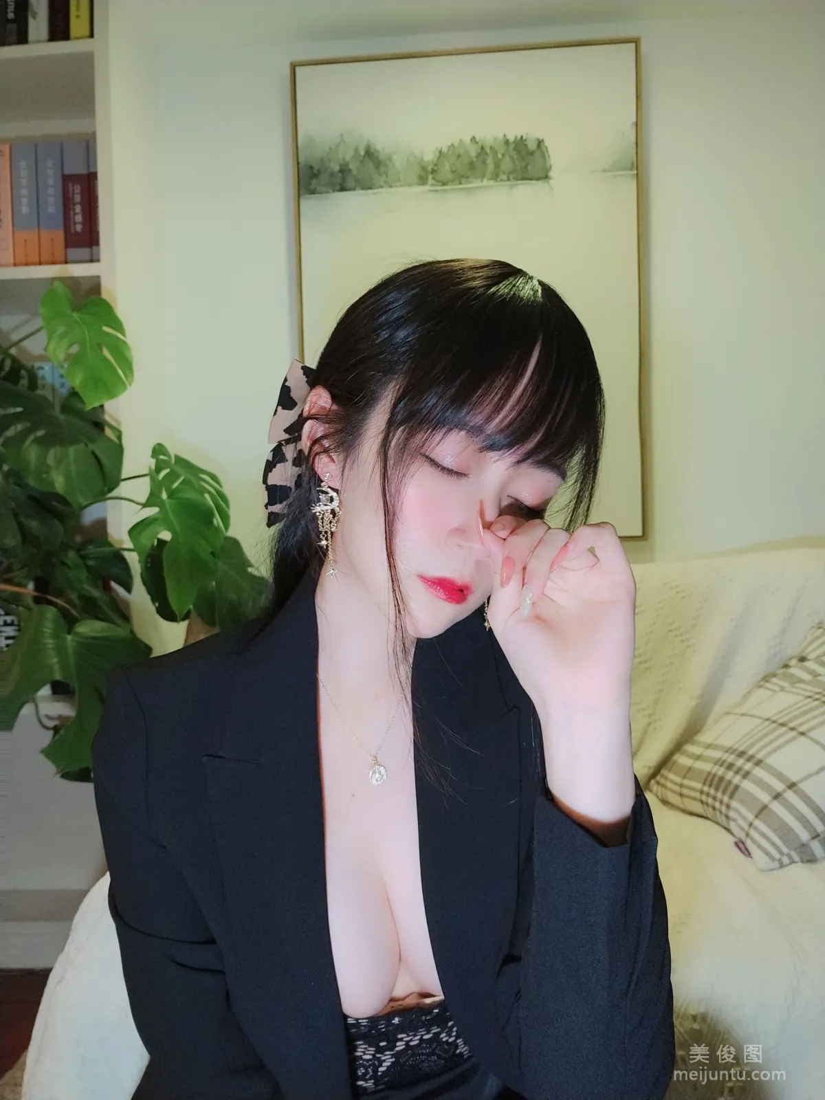 [Cosplay] Coser小姐姐白銀81 - 西服 18