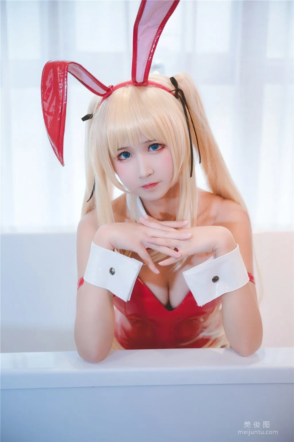 [Cosplay] 微博妹子三度_69 - 黑絲兔女郎 28