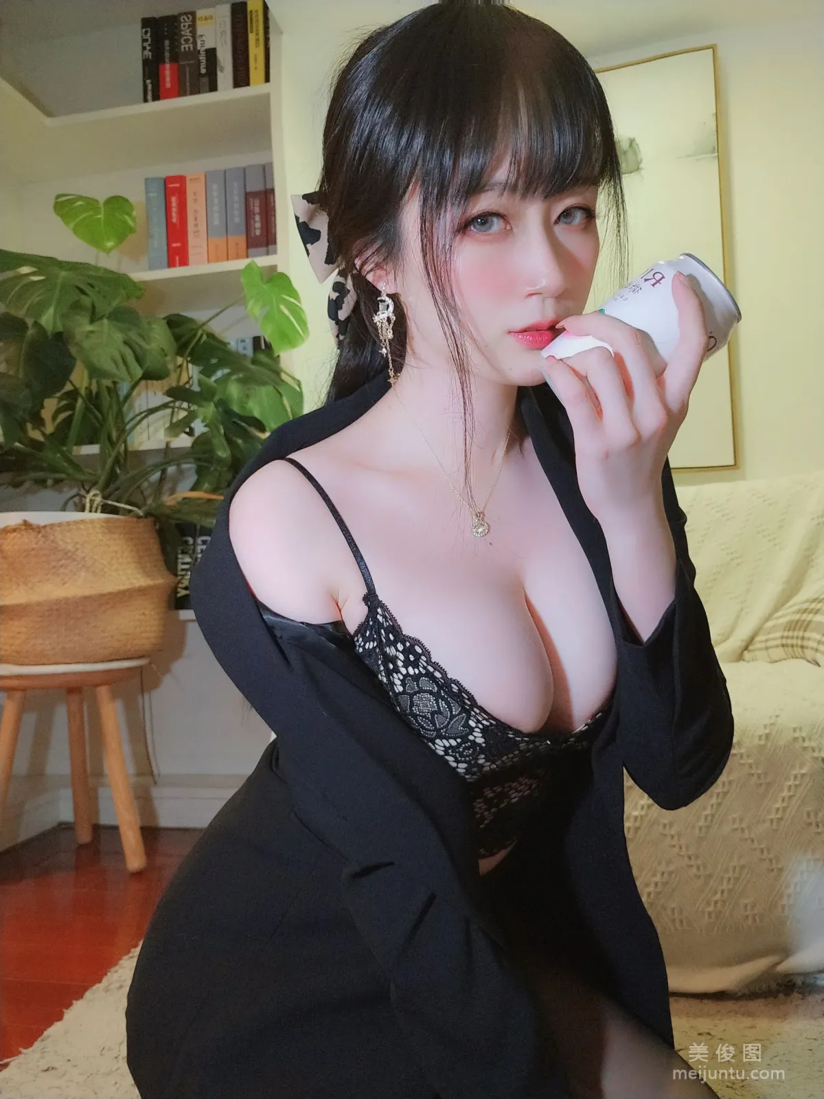 [Cosplay] Coser小姐姐白銀81 - 西服 42