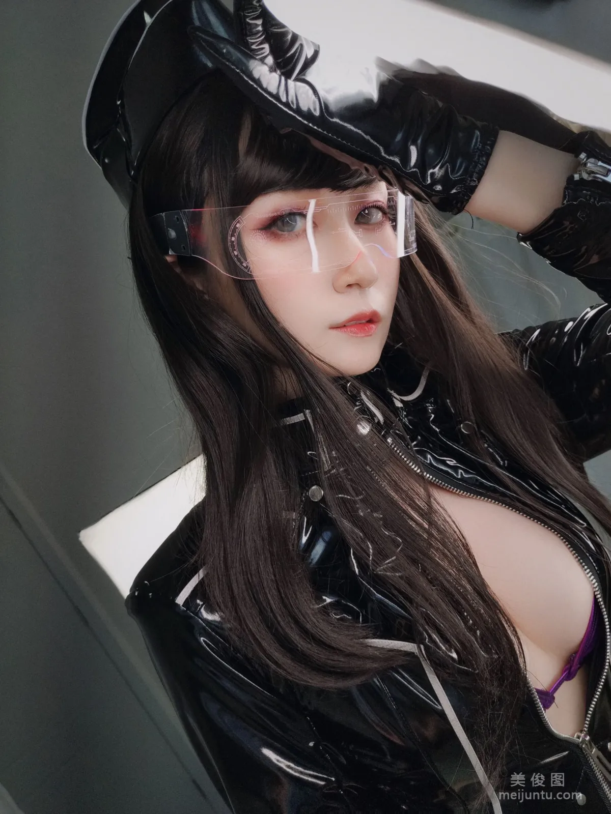[Cosplay] Coser小姐姐白銀 - 通訊官 寫真套圖 1