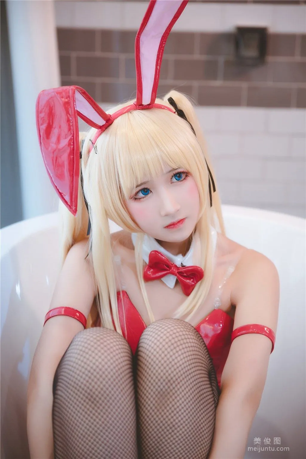 [Cosplay] 微博妹子三度_69 - 黑絲兔女郎 30