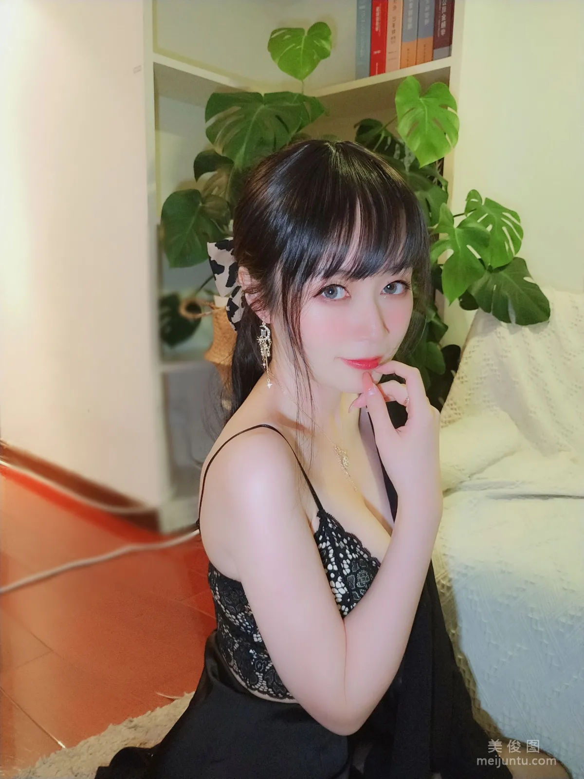 [Cosplay] Coser小姐姐白銀81 - 西服 68