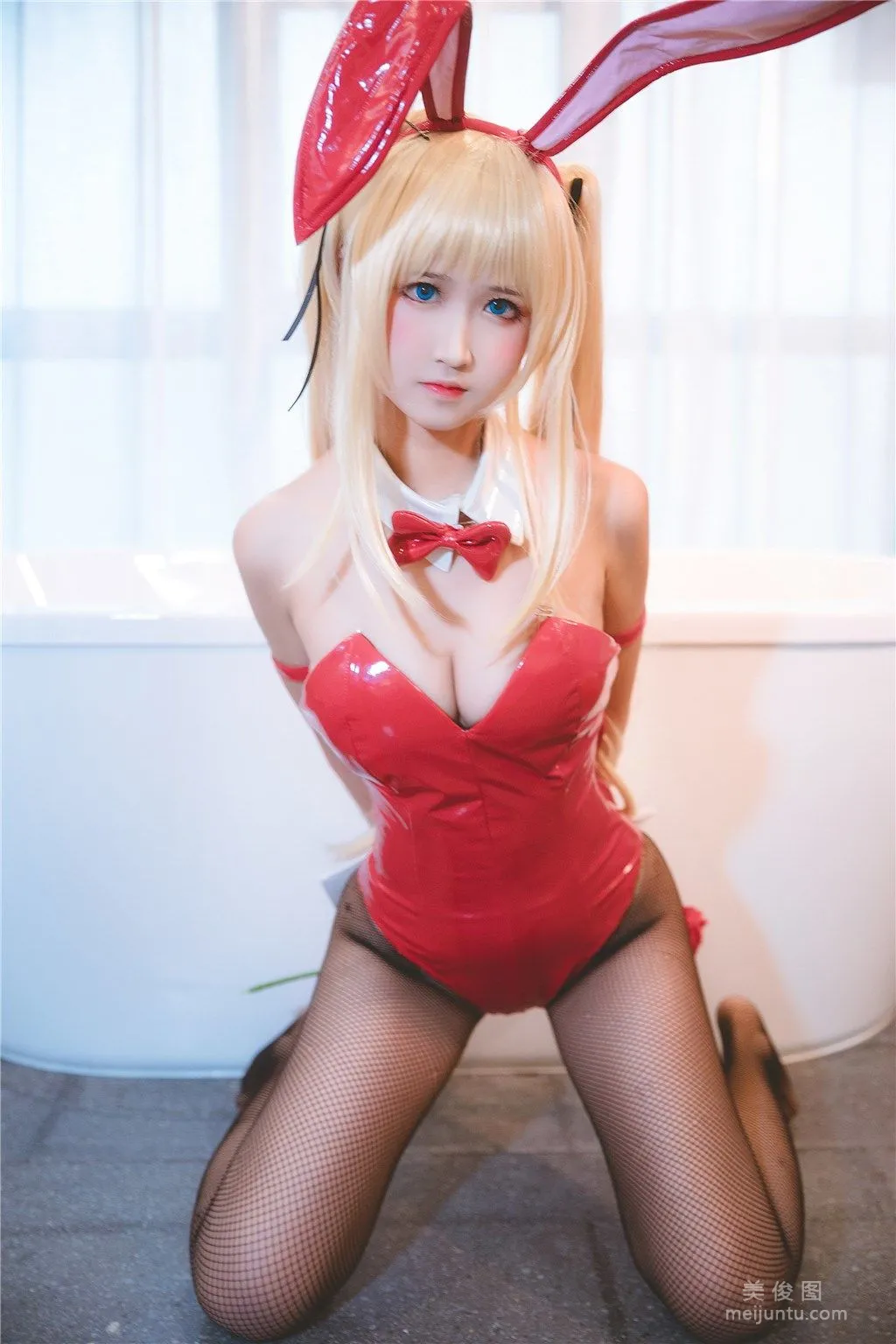 [Cosplay] 微博妹子三度_69 - 黑絲兔女郎 19