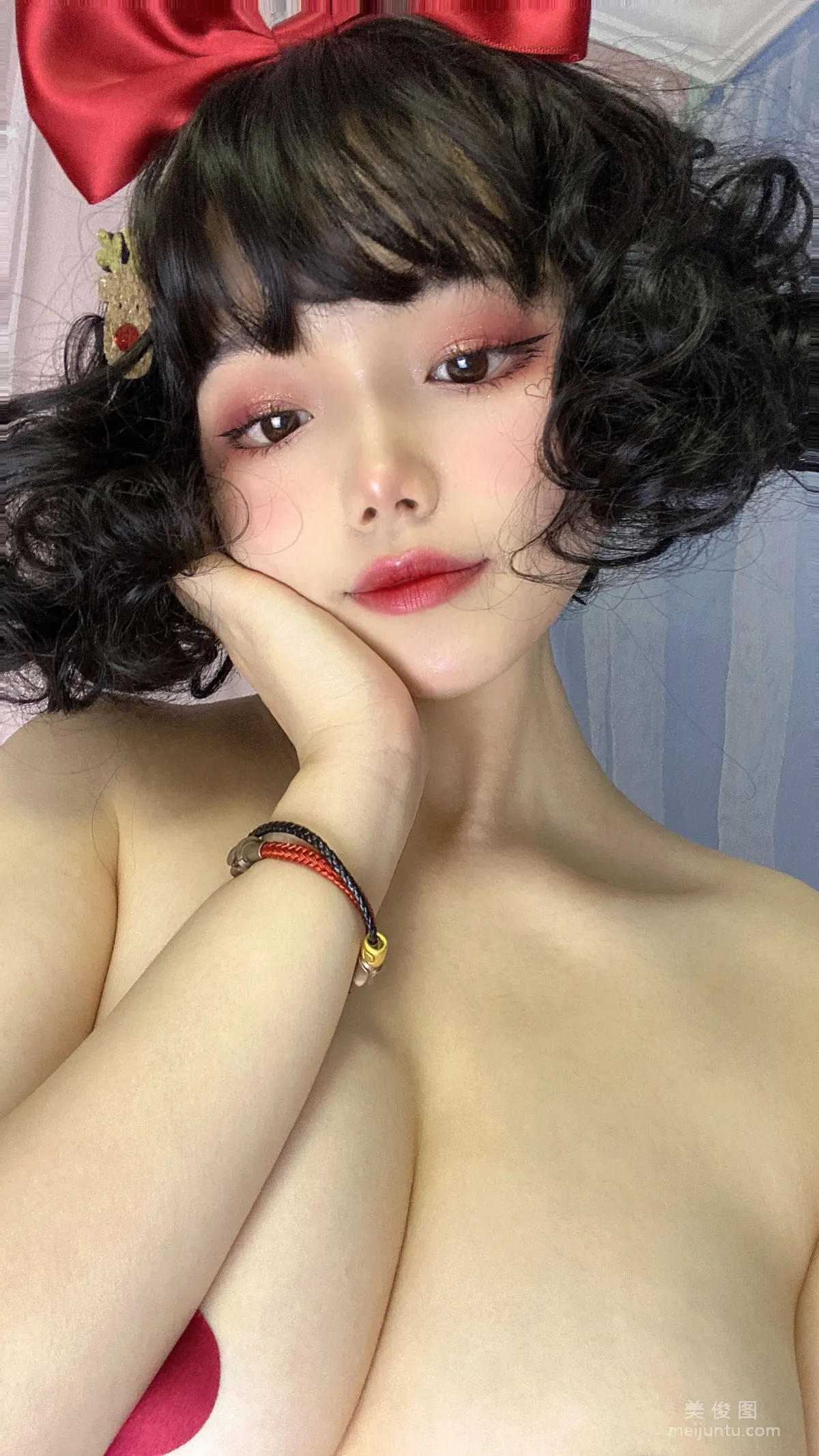 [Cosplay] 七月喵子 - 迟到的圣诞节 写真套图2