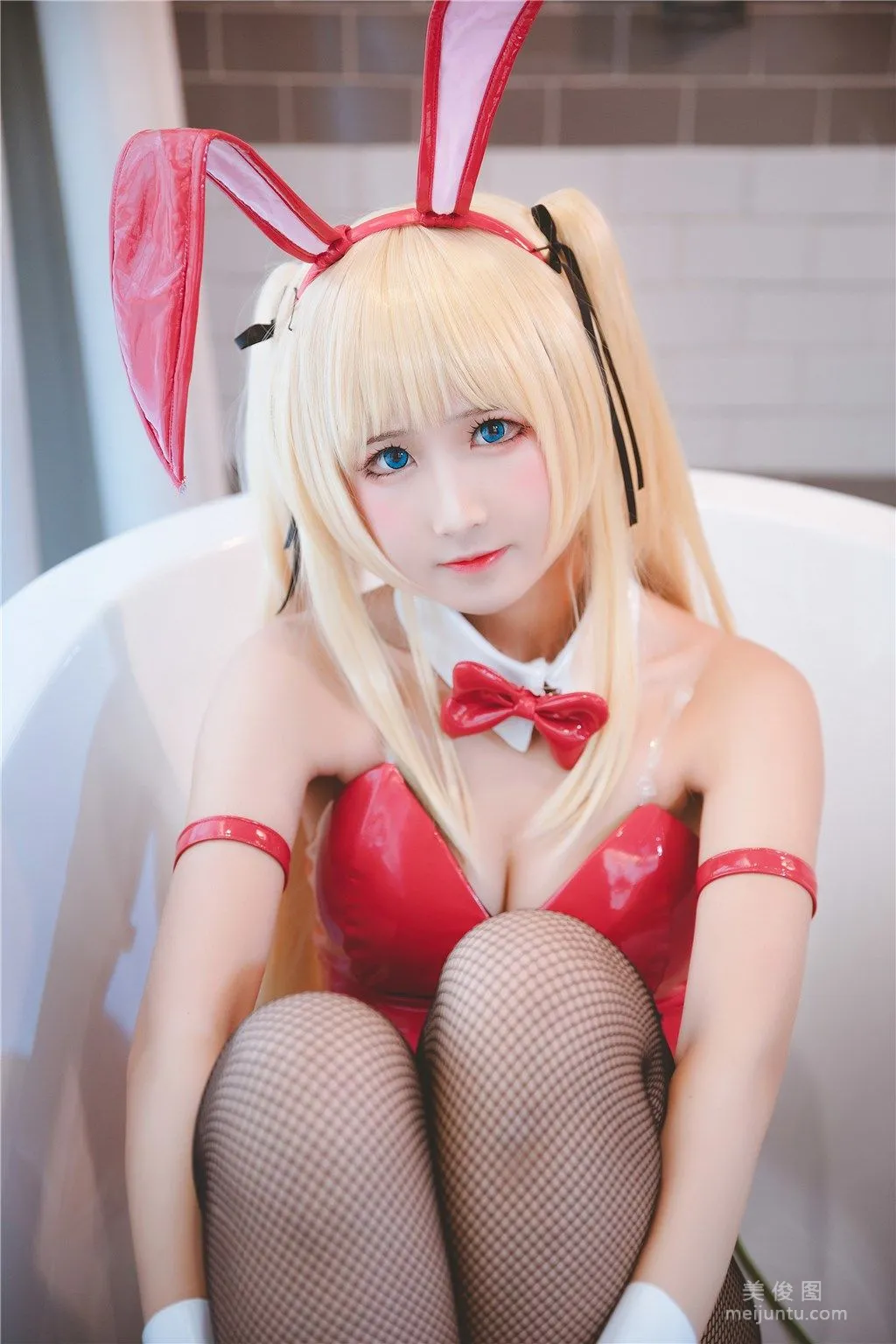 [Cosplay] 微博妹子三度_69 - 黑絲兔女郎 29