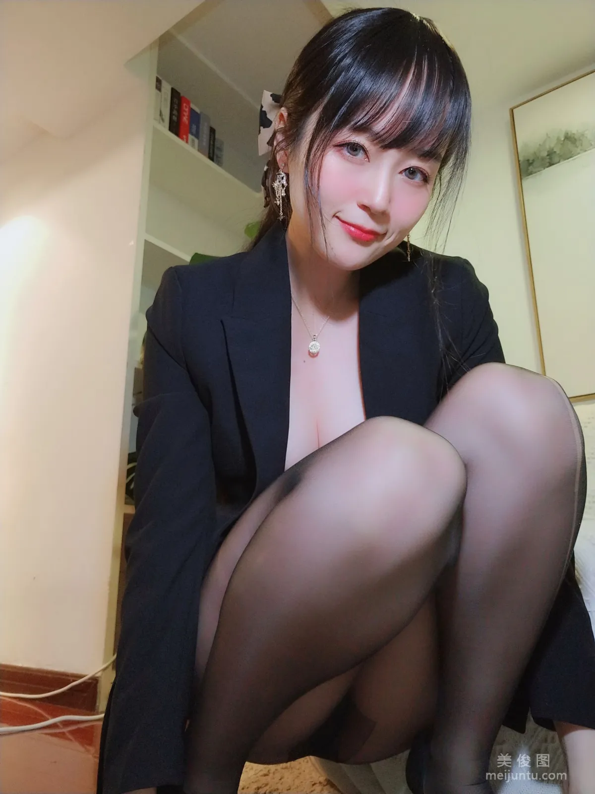 [Cosplay] Coser小姐姐白銀81 - 西服 69