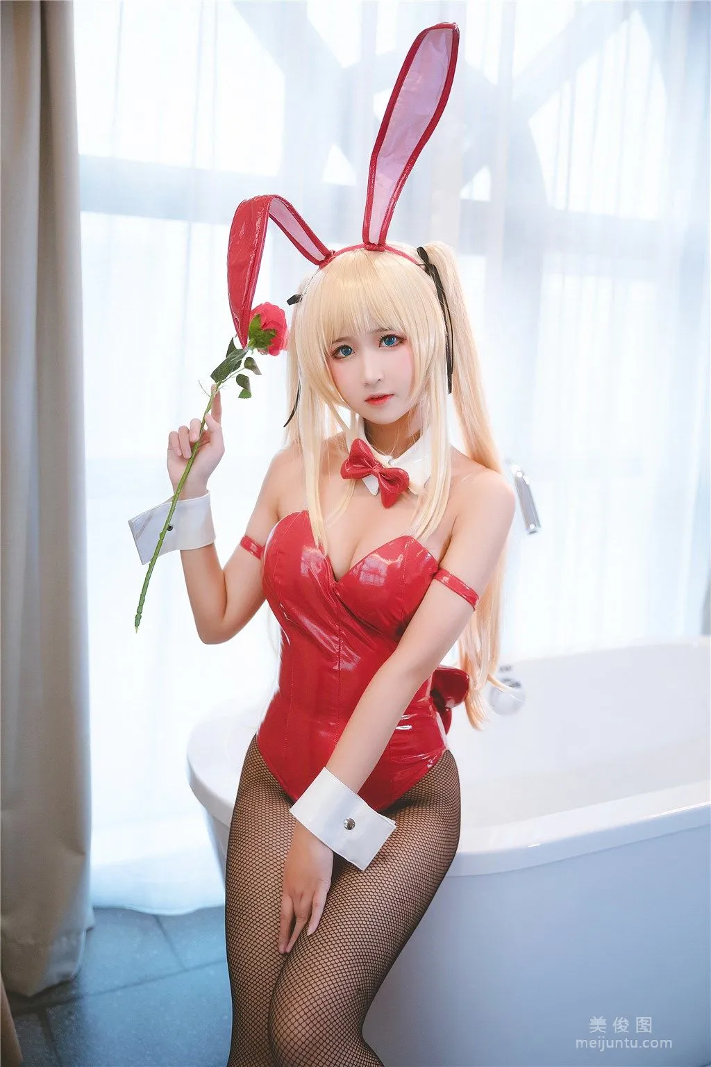 [Cosplay] 微博妹子三度_69 - 黑絲兔女郎 8