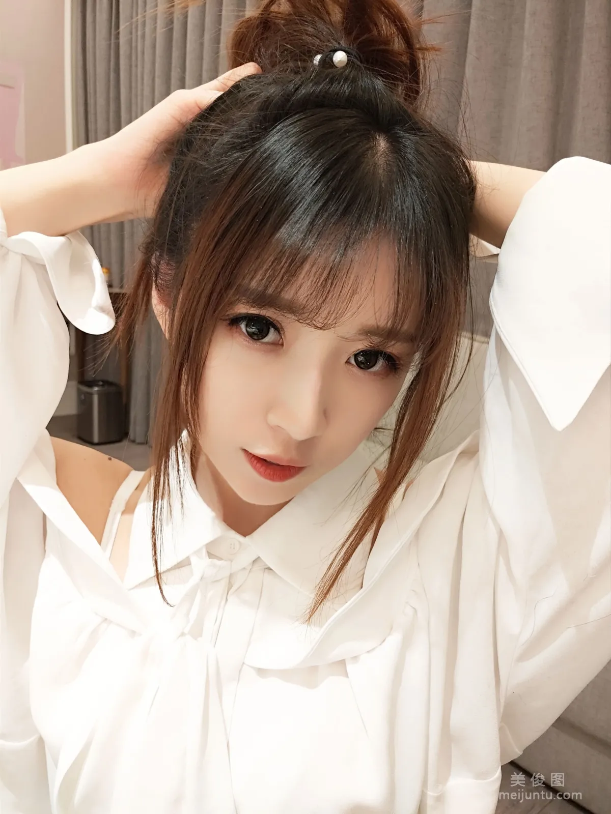 [Cosplay] 小女巫露娜 - 条纹提花白衬衣37