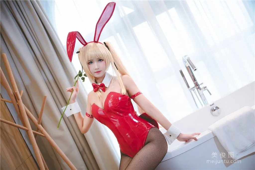 [Cosplay] 微博妹子三度_69 - 黑絲兔女郎 37
