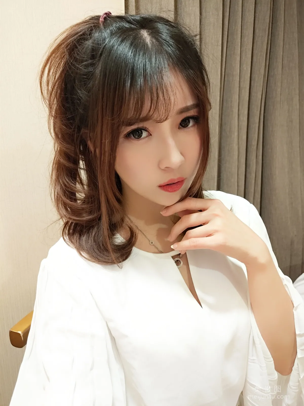 鬥魚主播小女巫露娜 - OL風膚色連褲襪 4