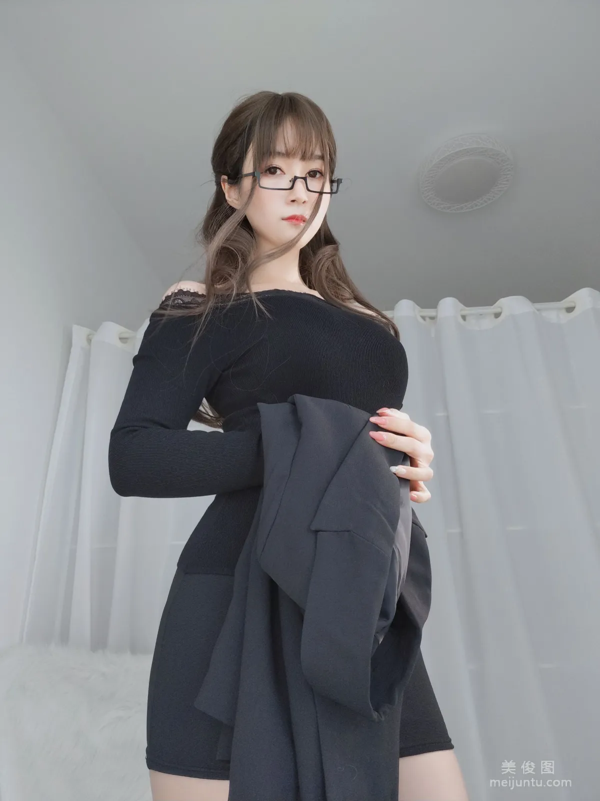 Coser小姐姐白銀81 - 黑西服 14
