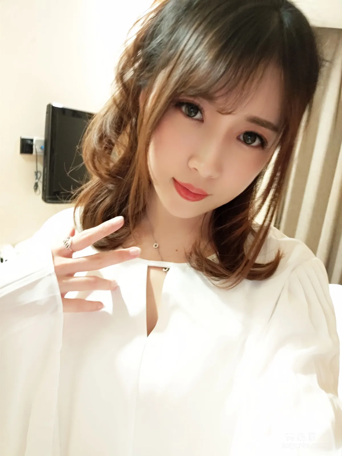 鬥魚主播小女巫露娜 - OL風膚色連褲襪 1